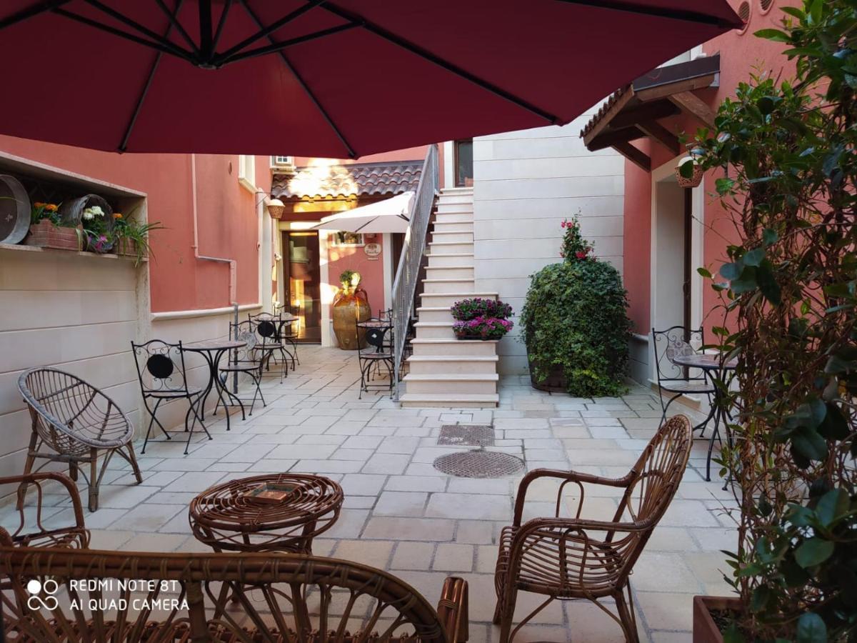 B&B Corte Dei Figuli San Pietro in Lama Экстерьер фото